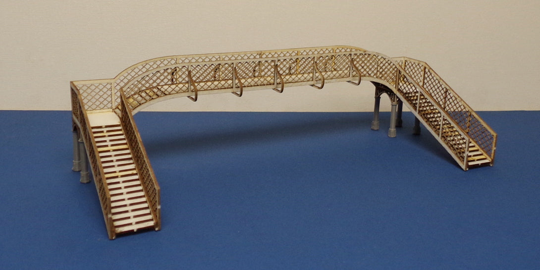 B 00-30 OO gauge LMS style platform footbridge