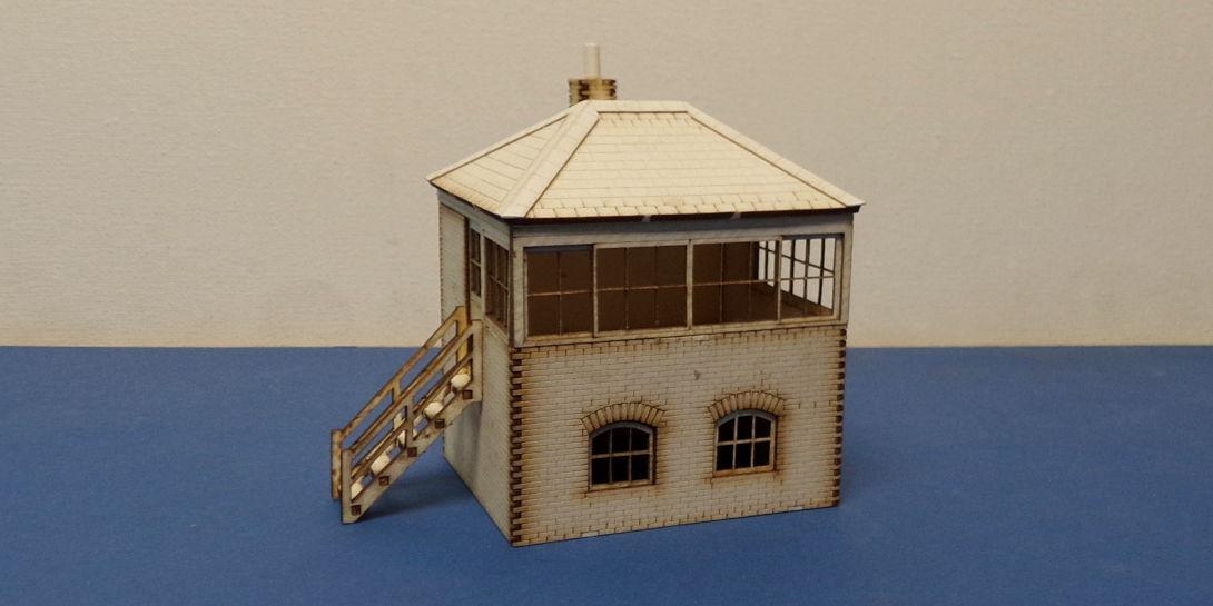 B 00-33 OO gauge Small L&CR/LMS signal box with L&R stairs options