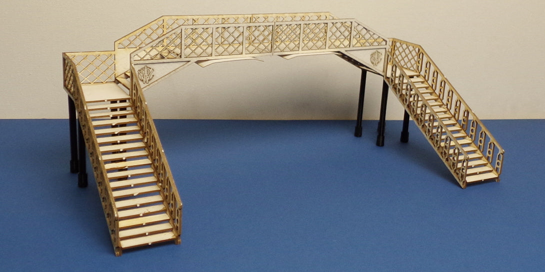 B 70-22 O gauge GWR style platform footbridge