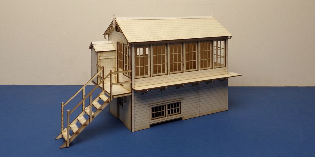 B 70-26L O gauge LNER signal box - left version