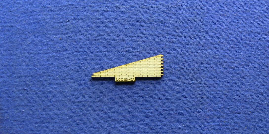 LCC 00-42A OO gauge left brick platform end