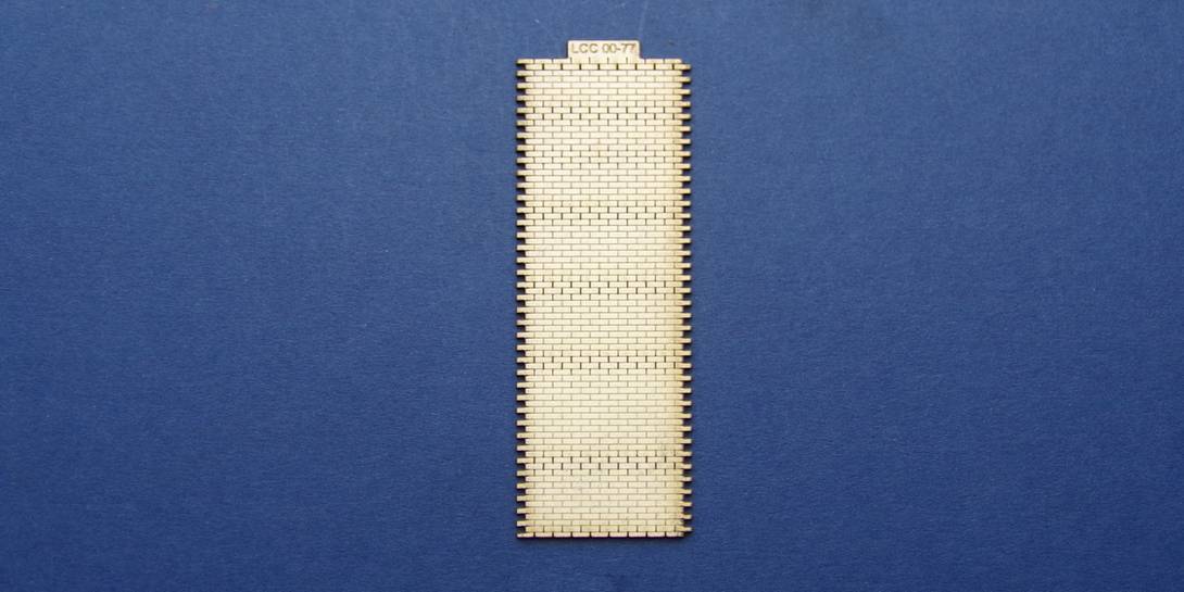 LCC 00-77 OO gauge brick bridge pier front side