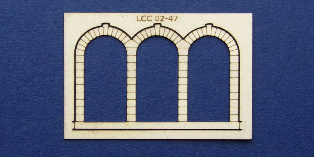 LCC 02-47 OO gauge stone decoration for triple round window