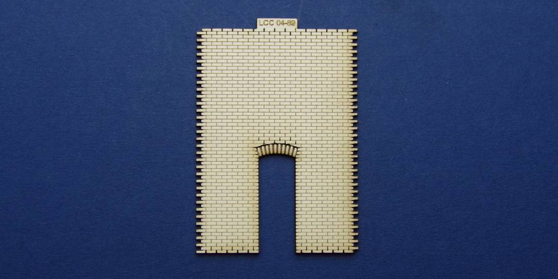 LCC 04-89 OO gauge industrial wall panel with single door opening