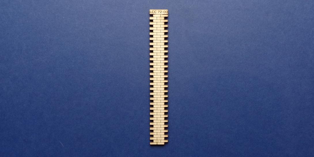 LCC 72-00 O gauge 2 brick wide station wall extension