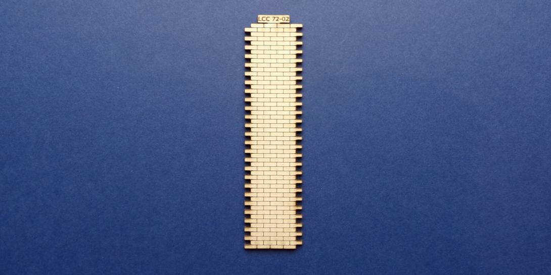 LCC 72-02 O gauge 4 brick wide station wall extension