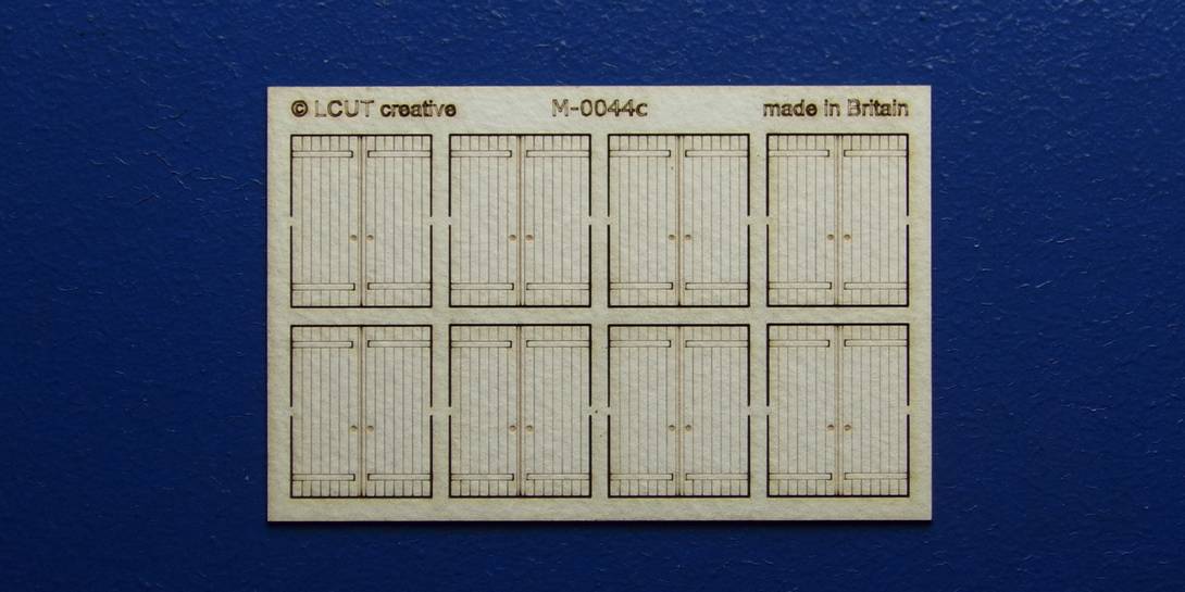 M 00-44c OO gauge kit of 8 double industrial doors with square top