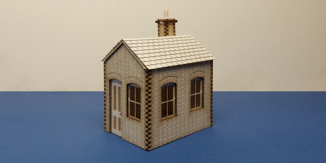 S 70-00 O gauge small lineside office - version A