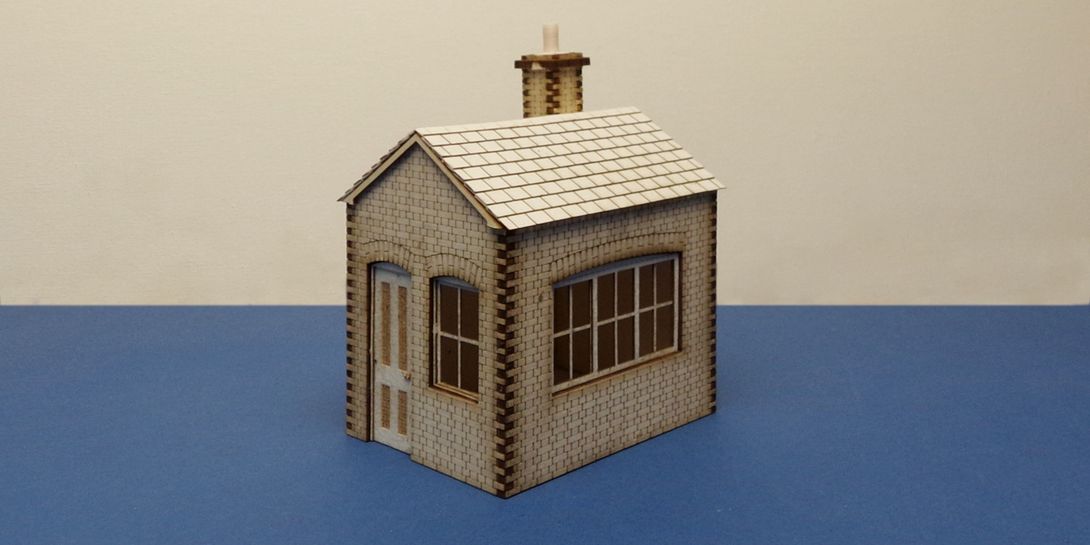 S 70-01 O gauge small lineside office - version B